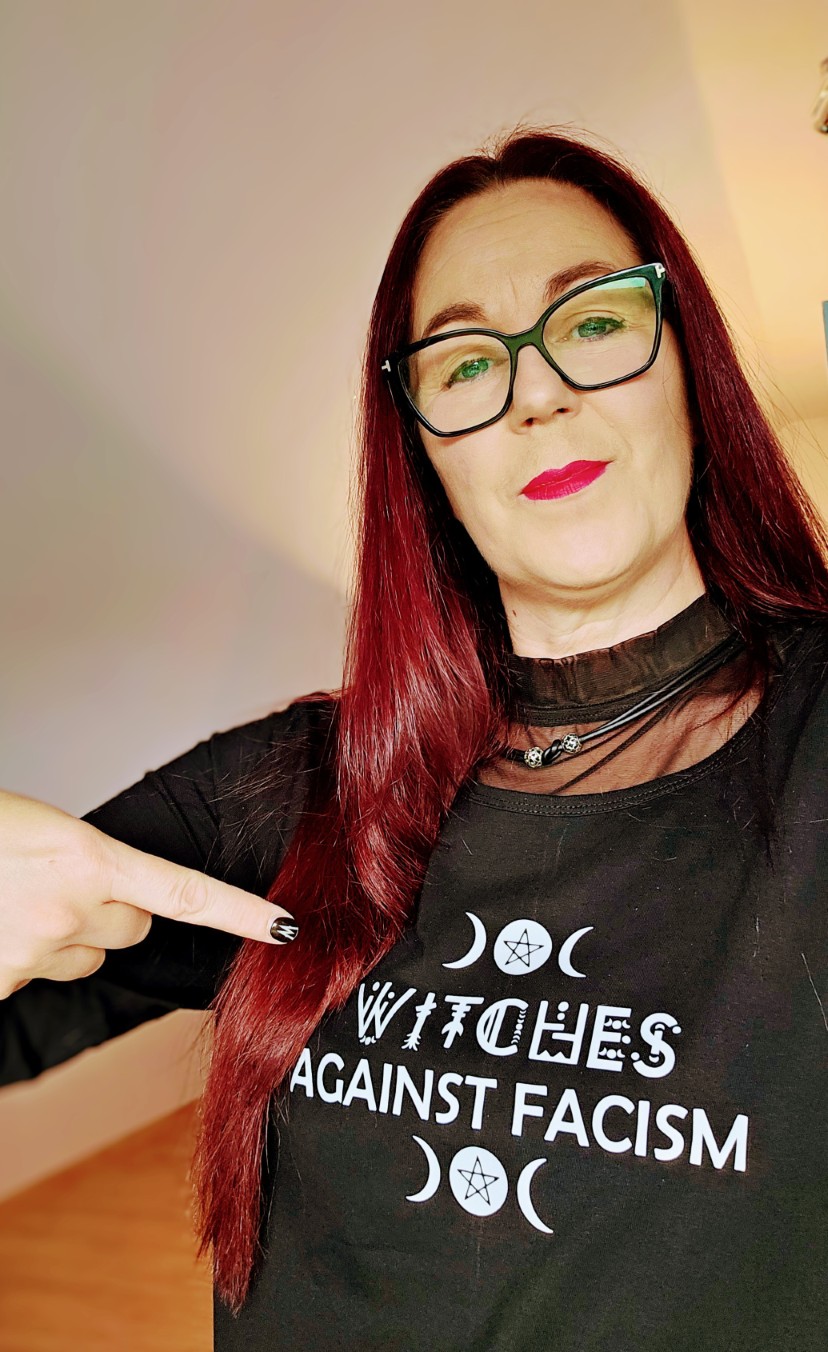 Witches Against Fascism Shirt – Statement-Mode aus Bio-Baumwolle | Makelanie